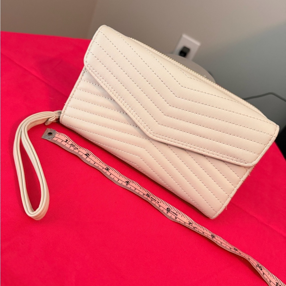 Cream Quilted Wristlet